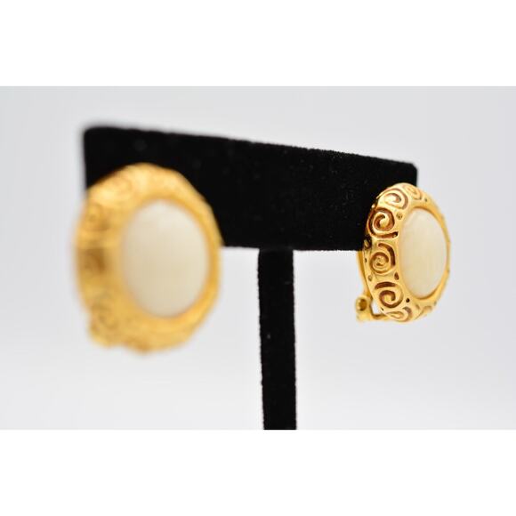 Givenchy Cabochon Clip On Earrings Round Brushed Antiqued Gold Chunky Signed 9D - Picture 5 of 12